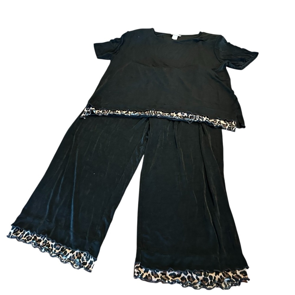 Maxima Women’s Black Short Sleeve Pant Set with Leopard Accents Stretchy 1X